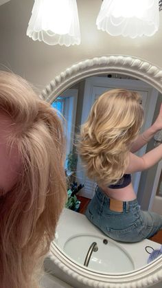 Natural Blonde With Lowlights, Blonde With Lowlights, Canterlot High, Blonde Wavy Hair, Stylish Short Hair, Natural Blonde, Hair Inspiration Short, Hairstyles For Layered Hair