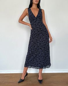 Navy Flocked Petal Midi Dress | Gabriela – motelrocks-com-us Fall Midi, Summer Bodycon Dress, Lettuce Hem, Black Satin Dress, Bandeau Dress, Body Con Skirt, Long Sleeve Bodycon Dress, V Neckline, Dressy Casual