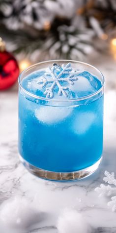 Polar Bear Cocktail Recipe Christmas Vodka Cocktails, Bear Cocktail, Vodka Blue, Raspberry Vodka, Deli Food, Festive Drinks, Cocktail Mix