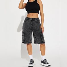 Black Wash Denim Shorts. Functional Cargo Pockets. 5 Pockets. Fray Hem. 10" Mid Rise. 12" Inseam. 70% Cotton 30% Polyester. Non Stretch. Size 13 Workwear Women, Estilo Hipster, Short Cargo, Womens Cropped Jeans, Denim Cargo, Shorts Outfits, Zipper Shorts, Summer Street, Denim Patterns