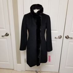 Nwt Wool Blend With Faux Fur Collar And Trim. Pockets Lined Split In Back Snap Front Closure Chest 19" Length 35" Shoulder 15" Size 4p A86 Collar Vest, Asymmetric Jacket, Pleated Jacket, Silk Jacket, Vintage Blazer, Work Jackets, Work Tops, Striped Blazer, Faux Fur Collar