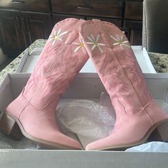 Nwt * Pink Lily Pink Daisy Cowboy Boots Size 7 Girly Cowboy Boots, Flower Cowboy Boots, Mexican Boots, Tan Knee High Boots, Wedding Shoes Boots, Pink Cowboy Boots, Pink Cowgirl Boots, Black Cowboy Boots, Jordan Shoes Girls