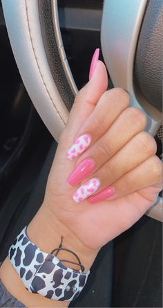 Bachelorette Nail Ideas Pink, Pink Rodeo Nails, Back To School Nails 2023, Ideje Za Nokte, Pink Cowgirl Nails, Nail Designs Barbie, Pink Cow Nails, Summer Acrylic Nails Almond, Pink Cow Print Nails