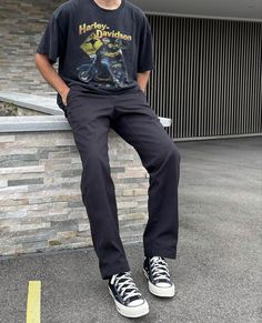 Levi’s, graphic t-shirt, converse Lowkey Outfits Men, Different Clothing Styles Men, How To Style Corduroy Pants Men, Men Indie Fashion, Stussy Tshirt Outfit, Basic Outfits Men, College Guy Outfits, Chuck Taylors Outfit Men, Guys Outfit Ideas