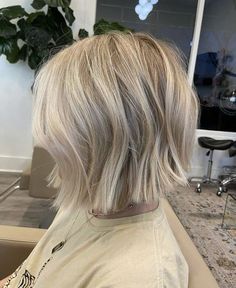 Gorgeous Blonde Hair, Choppy Bobs, Snow Tattoo, Kort Bob, Blonde Hair Transformations, Blonde Hair Inspiration, Mom Hairstyles, Blonde Hair Looks, Hair Color And Cut