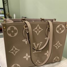 Louis Vuitton Onthego Mm Color: Dove/Cream. Come With Lv Box And The Bag Insert. Great Condition. Dove Cream, Onthego Mm, Louis Vuitton Onthego, Louie Vuitton, Bag Insert, Bags Louis Vuitton, Dream Lifestyle, Louis Vuitton Bags, Louis Vuitton Bag