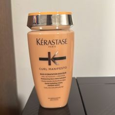 Shampoo Curly Manifesto For Curly Very Curly And Coily Hair Curly Shampoo And Conditioner, Curly Hair Shampoo Best, Curly Hair Shampoo And Conditioner Curls, Best Curly Hair Shampoo, Curl Manifesto Kerastase, Best Products For Curly Hair, Curly Hair Color, Products For Curly Hair, Hair Curl