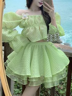 Girly Shirts, Beach Outfit For Women, Special Outfits, Short Skirts Outfits, Kawaii Outfits, Blouse Crop Top, Character Fashion, Blouse Crop, Puffy Skirt