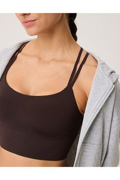 THE LOOK: Classic length. Buttery-soft Real Me® fabric./THE FEEL: Medium-to-high support. Extra-supportive bonded band for a secure fit. Cups that mold to you./THE MOVES: Think sweat sesh, group workout class, or afternoon run./Accessibility deets: Aerie Smoothez Bra, 2025 Wishlist, Cute Sports Bras, Group Workout, Cute Sports Bra, Aerie Offline, Boot Cut Leggings, Aerie Real, Lounge Bra