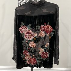 Drogon Velvet Embroidered Back Shirt From Johnny Was. New With Tags. Size Medium. 100% Silk. Button Front Closure. Embroidered Button-up Blouse For Fall, Fall Embroidered Button-up Blouse, Fall Embroidered Button-up Top, Fall Multicolor Embroidered Button-up Top, Long Sleeve Tops With Embroidered Patch For Fall, Black Shirt With Floral Embroidery For Fall, Fall Collared Tops With Floral Embroidery, Fall Embroidered Collared Blouse, Long Sleeve Shirt With Floral Embroidery For Fall