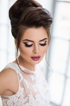 Wedding makeup ideas! Bouffant Hair, European Hair, Braut Make-up, Natural Wedding Makeup, Elegant Bride, Bride Makeup