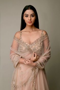 Heba Blush Pink and Rose Gold Bridal Lehenga Saree Prevasu - Fabilicious Fashion Rose Gold Bridal Lehenga, Zardozi Motifs, Gold Bridal Lehenga, Indian Wedding Dress Traditional, Gold Lehenga, Placement Embroidery, Net Lehenga, Red Lehenga, Indian Wedding Wear