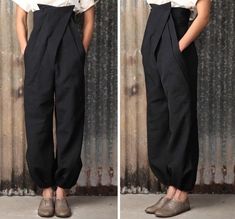 Three-Dimensional Cut High Waist Trousers Wide Leg Carrot Pants – Ofelya Boutique Carrot Pants, Trousers Wide Leg, Monochromatic Fashion, Churidar Designs, Tailored Clothes, High Waist Trousers, Simple Sewing, Orient Express, Clothing Details