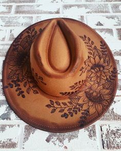 Hand-burned Sunflower Fedora - Etsy Hat Burn Designs, Burn Hats Ideas, Custom Burned Felt Hats, Burnt Hat Design, Hat Burning Ideas, Hat Making Ideas