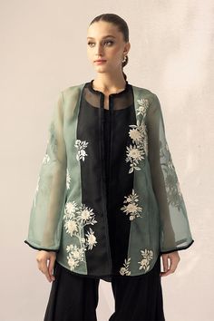 Saniya Maskatiya Casual, Yumna Zaidi Shirts, Spring Silk Outerwear With Resham Embroidery, Evening Organza Sets With Long Sleeves, Sania Maskatiya Casual, Chic Organza Evening Sets, Chic Evening Sets In Organza, Elegant Floral Embellished Sets For Summer, Elegant Floral Embellished Sets For Spring