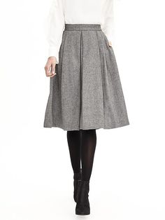 Tweed Midi Skirt Tweed Midi Skirt, Midi Outfits, Grey Skirt, A Skirt, Black Tights, Work Attire, Mode Inspiration, Work Fashion, Modest Outfits