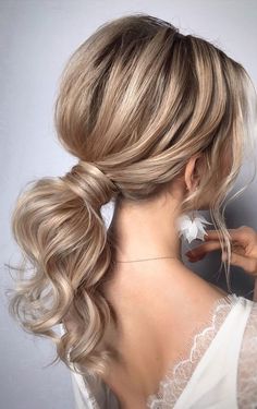 ponytail hairstyles #weddinghair #ponytails #wedding #hairstyles #ponytail #weddinghairstyles Summer Wedding Hairstyles, Tail Hairstyle, Wavy Wedding Hair, Pony Hairstyles, Penteado Cabelo Curto, Low Ponytail, Ponytail Hairstyles, Gorgeous Hair