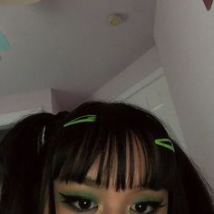 How come I’m reminded of Buttercup from the PPG 😂 | fashion, hipster y pale Power Puff Costume, Powerpuff Girls Makeup, Buttercup Powerpuff Girl, Powerpuff Girls Costume, Edgy Makeup