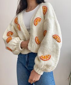 Hand Knit Chunky Orange Cardigansoft Fruity Women - Etsy Turkey Diy Crochet Sweater, Orange Outfits, Orange Pullover, Sweater Handmade, Kawaii Outfit, Orange Cardigan, Crochet Vest Pattern, Woolen Sweaters, Orange Outfit