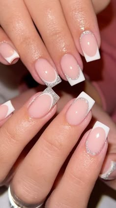 Birthday Nails Festive Nails Acrylic, French Tips Biab Nails, French Tip Acyrilics Nails, Nails Design With French Tip, Christmas Nail Ideas Simple French Tip, Cute Short Square Acrylic Nails Designs Simple, Simple Christmas Naildesign, Biab Nails With Tips, Christmas Nails 2023 French Tips