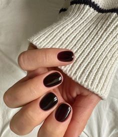 Trendy Short Nails, Nail Shapes Squoval, Cute Short Nails, Short Gel Nails, Nagel Tips, Smink Inspiration, Simple Gel Nails, Burgundy Nails