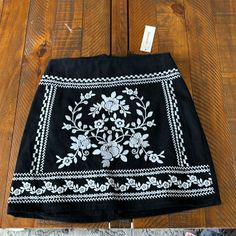 Nwt. Black And White Skirt. Mi Ami From Francesca’s. New Condition. See Photos X Embroidered Black Mini Skirt For Spring, Chic Embroidered Black Skirt, Punk Bohemian, Flared Denim Skirt, Shorts Tights, White Skort, Pink Mini Skirt, Pattern Skirt, Faux Leather Mini Skirt