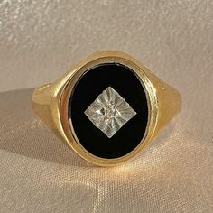 Vintage Onyx Diamond Oval Signet 1967 Custom Gift Cards, Gold Signet Ring, Etsy Instagram, Oval Cut Diamond, Ring Size Guide, Holiday Sales, Oval Diamond, Round Cut Diamond, Signet Ring