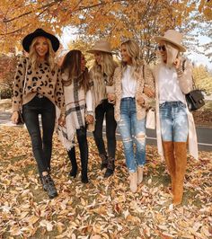 Fall 2019 Fun Fall Outfits, Portret Feminin, Neutral Fall Outfits, Engagement Photo Outfits Fall, 2024 Outfits