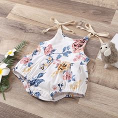 Pattern: printed Color: black, white, beige Height: 80cm, 90cm, 100cm, 60cm, 70cm Sleeves: sleeveless Thickness: normal Fabric: Cotton Gender: girl Launch: Autumn 2021 Season: Summer Suspender Jumpsuit, Summer Newborn, Flower Romper, Floral Vests, Baby Boutique Clothing