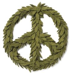 Handmade Hand Felted Wool Wreath - Peace Symbol in Green - 14 - Arcadia Home Tiny Wreaths, Wool Wreath, Peace Wreath, Silk Wreaths, Creative Wreaths, Bethany Lowe Designs, Winter Projects, Garden Chic, Indoor Wreath