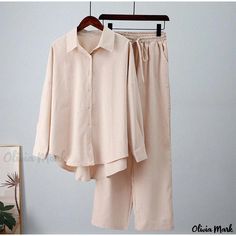 Olivia Mark - Relaxed Fit Monochromatic Shirt and Wide-Legged Trousers Set for Casual Occasions Mid Waist Pants, Belle Silhouette, Traje Casual, Belt Style, Casual Suit, Mua Sắm, Casual Sets, Look Casual, Outfit Casual