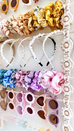 This baby headband + bow holder is made to easily organize headbands, hair clips + all types of accessories that never seems to stop growing ◦ It doubles as jewelry holder, bonnet or bib holder, pacifier clip organizer, or a baby milestone photo macrame wall hanging ◦ Built as a lasting keepsake to grow with your little one over the years that easily transitions from their nursery to their big-kid room ◦ Surprise a new mama with this as a unique, thoughtful gift for a first birthday or baby show Headband Storage Ideas, Organize Headbands, Claw Clip Storage, Headbands Organizer, Baby Headband Bow, Room Surprise, Clip Organizer, Headband Display, Newborn Baby Girl Gifts