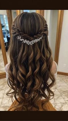 Conformation Hairstyles, Wedding Hairstyle Braid, Hair For Blondes, Sweet 16 Hair, Quince Hair, Sweet 16 Hairstyles, Hair Step By Step, Bridesmaid Hair Inspo, Hairstyle Braid