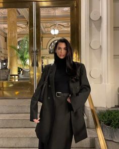 Dua Lipa, Mode Vintage, Looks Style, Winter Fashion Outfits, Looks Vintage, Black Outfit, Black Coat, Look Fashion