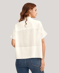 This square silk shirt with short sleeves features a classic button and a wide welt design. It is simple and generous. Silk T Shirt, Shirts And Blouses, Ruffle Shirt, Stripe Silk, Comfy Shorts, Womens Basic, Fit Dress, Collar Blouse, Silk Shirt