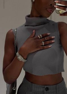 Outfit Detail Pics, Black Feminine Outfit Winter, Outfit Details Instagram, Black Femininity Classy, Femininity Aesthetic, Black Femininity, Classy Casual, Beauty Expert