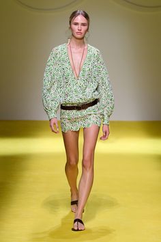 Luisa Spagnoli Spring 2025 Ready-to-Wear
https://www.vogue.com/fashion-shows/spring-2025-ready-to-wear/luisa-spagnoli/slideshow/collection#29 Hamptons Aesthetic, Spring Fashion Trends, High End Fashion, Industrial Style, Fashion News, Spring Fashion, Fashion Show