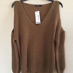 Camel Color: Size M/L. Brand New With A Tag. Casual Cold Shoulder Spring Sweater, Casual Cold Shoulder Sweater For Winter, Casual Cold Shoulder Winter Sweater, Bday Wishlist, Oversize Women, Women Sweater, Camel Color, Colorful Sweaters, Cold Shoulder