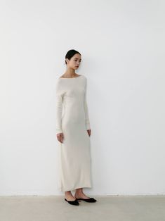 Discover our first ever curated dress. Knitted in our signature silk and cashmere blend this dress was designed to throw over you bathers and take you from the coastline to cocktails. Boyfriend Coat, Concept Shop, Classic Cardigan, Resort Dresses, Classic Coats, Knitwear Tops, Outerwear Jackets, Dress Accessories, Amazing Jewelry