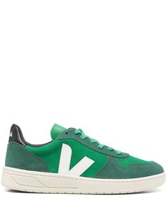 forest green calf suede panelled design front lace-up fastening contrasting branded heel counter logo-debossed tongue perforated toebox round toe branded insole mesh lining flat rubber sole Veja V 10, Sneakers Green, Logo Shoes, Veja Sneakers, Balenciaga Track, Office Bag, Balenciaga Triple S, Suede Lace, Derby Shoes