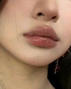 Pouty Lips Aesthetic, Upturned Lips, Downturned Lips, Pillowy Lips, Dream Lips, Pillow Lips, Pouty Face, Pouty Lips, Lips Gloss