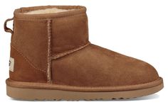 UGG Classic Mini II 1017715K-CHE Ugg Classic Mini Boot, Ugg Classic Mini Ii, Ugg Kids, Mini Boots, Rugged Boots, Running Sneakers Women, Ugg Classic Mini, Mens Boots Fashion, Boys Fleece