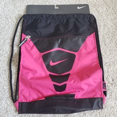 Nwt Pink Nike Drawstring Backpack, Never Been Used! Comes As Pictured. No Flaws Or Stains. Nike Gym Bag, Pink And Black Nikes, Bag Nike, Soccer Bag, Nike Backpack, Mesh Backpack, Nike Bags, Unisex Backpack, Workout Bags