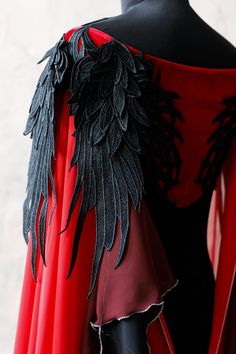 Red And Black Viking Wedding Dress, Dark Phoenix Cosplay, Fantasy Gowns Warriors Dragon, Dark Fae Costume, Red Fantasy Gown, Dark Fantasy Dress, Red Fantasy Dress, Fantasy Gowns Warriors