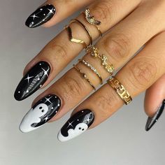 Ongles Goth, Bat Nails, Black Halloween Nails, Pumpkin Nails