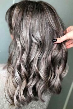 Streaks In Blonde Hair, Grey Transition Hair Highlights, Hair Silver Highlights, Blonde Hair Silver, Gray Hair Ideas, Grey Hair Color Ideas, Brown Hair With Silver Highlights, Brighten Gray Hair, Grey Streaks