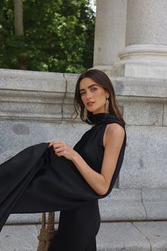 VESTIDO COMPRIDO PRETO COM CAPA - KAOÂ Black Dress With Cape, Dress With Cape, Blusas T Shirts, Long Cape, Cape Dress, Long Black Dress, Coat Pant, Short Shirts, Long Black