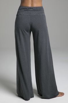 Why We Love This: Elevate bohemian style with our Cozy Boho Pant in Charcoal Heather. Enchanting, versatile, and cozy, these Boho Pants radiate a relaxed, stylish charm. Features: KiraGrace Sustainable French Terry Feels luxuriously soft and cozy Mid-rise, 32" inseam. Leg Opening: 29" Comfortable smocked waistband Made in U.S.A. of imported fabric Waist: Mid-rise (10" Rise) Inseam: 32" inseam, easily modified Leg Shape: Flowy wide leg Sizing: True to size Compression: Flowy- No compression Model Boho Yoga Pants, Boho Yoga, Cozy Boho, Boho Pants, Yoga Pants Outfit, Yoga Pant, Back View, Lookbook Outfits, Dream Clothes