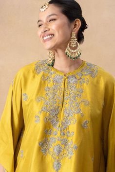 Shop Designer Women's Clothing & Accessories Online - Ensemble India Plain Suits, Jayanti Reddy, Blouses Designs, Kurti Embroidery, Zardozi Embroidery, Embroidery On Kurtis, Indian Saree Blouse, Indian Saree Blouses Designs, Silk Kaftan