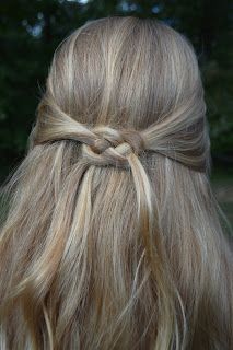 Celtic Hair Accessories, Milk Maid Braids Long Hair, Scottish Highland Hairstyles, Renfaire Hair Easy, Celtic Braids Tutorial, Medieval Hair Tutorial, Irish Hairstyles For Women, Anglo Saxon Hairstyles, Celtic Knot Hairstyle